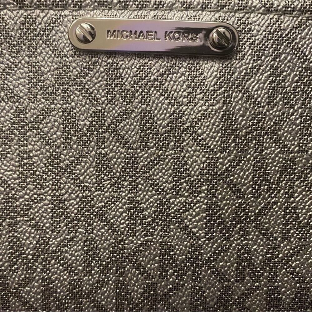 Michael Kors Silver Belt Bag/CrossBody NWT - Picture 2 of 10